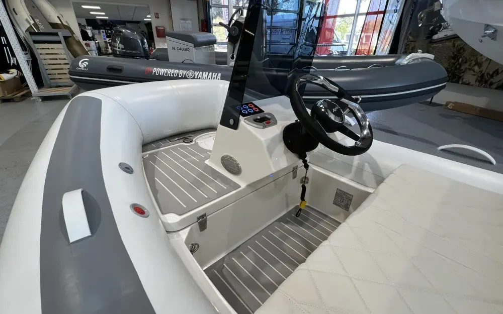 Agilis 305C Interior 1