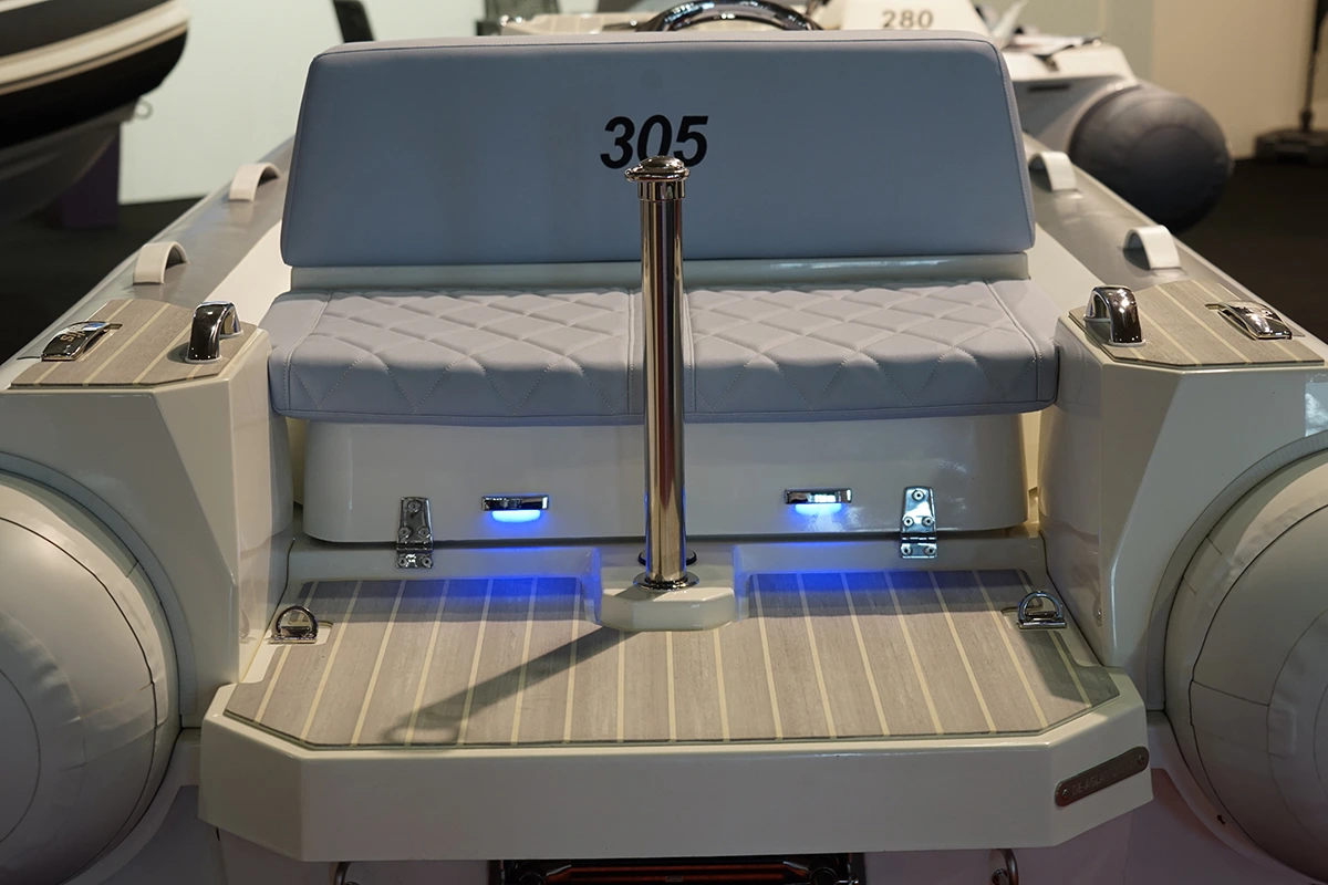 Agilis 305C Interior 4