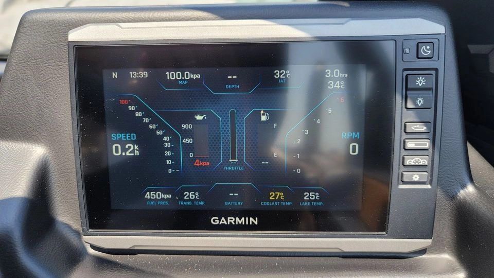 Axis Gaseoline Interior 4