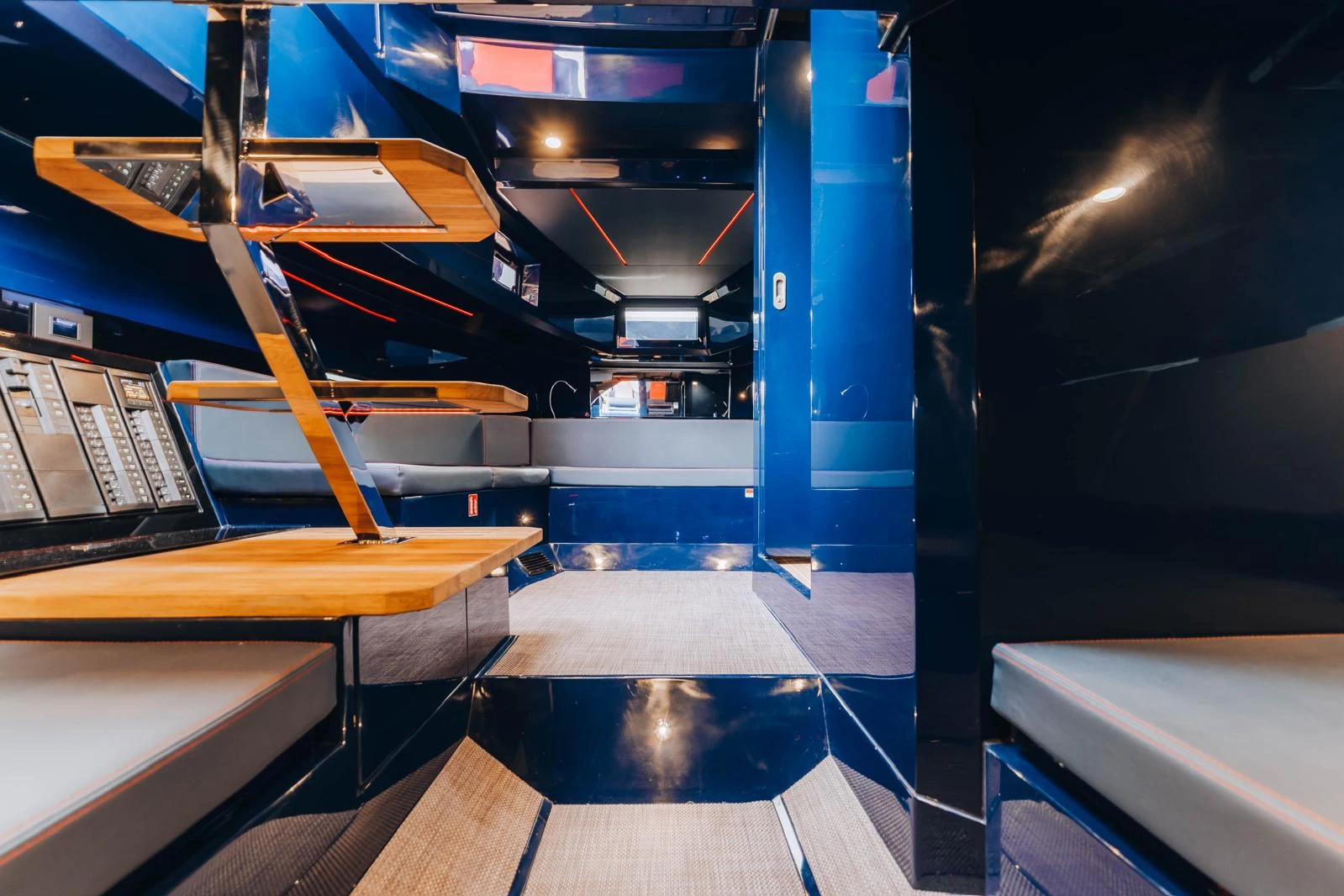 De Antonio D37 - Red Blue Racing Interior 1