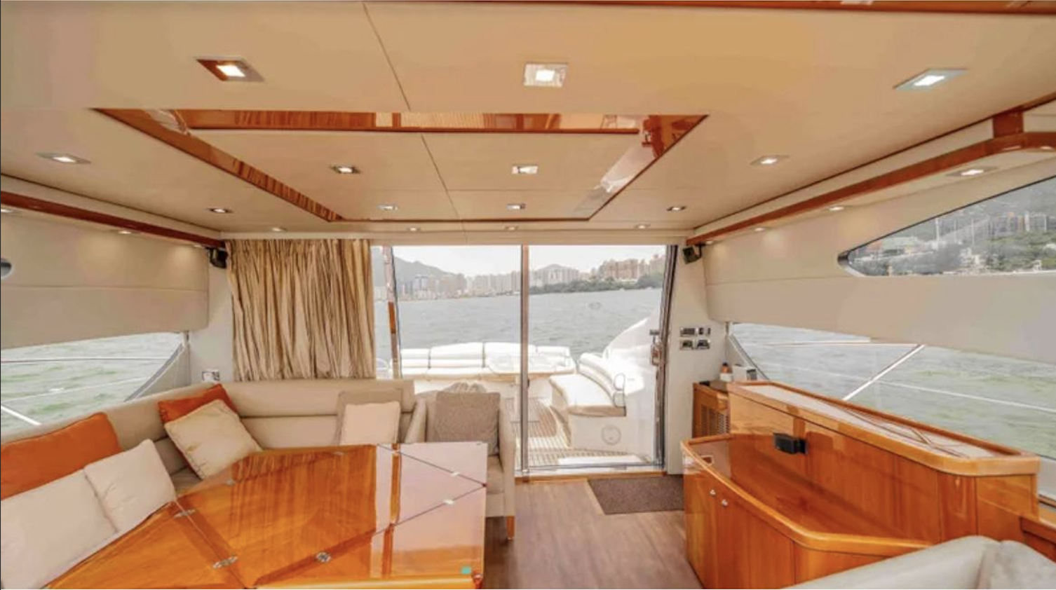 2007 Sunseeker Predator 72 Interior 4