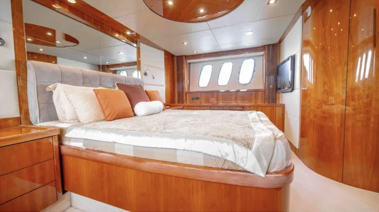 2007 Sunseeker Predator 72 Interior 7