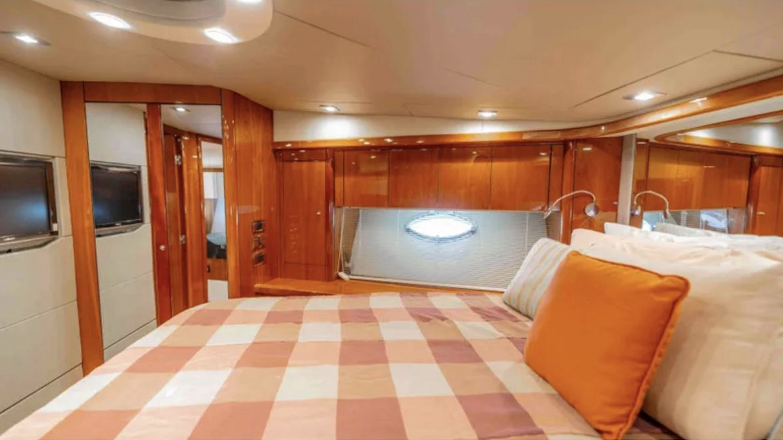 2007 Sunseeker Predator 72 Interior 9