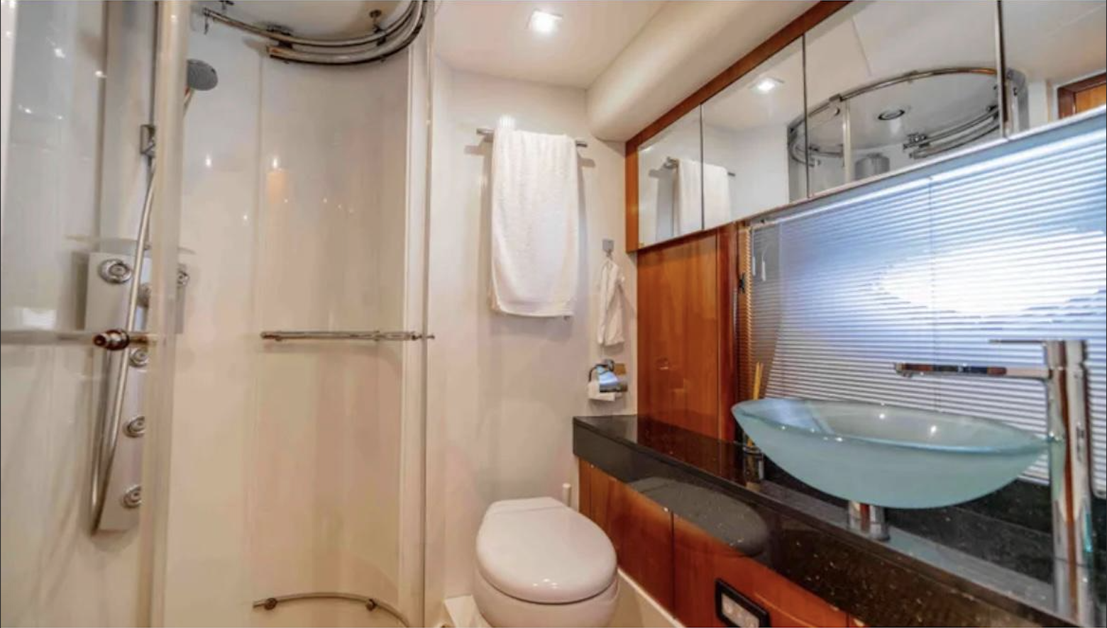 2007 Sunseeker Predator 72 Interior 15